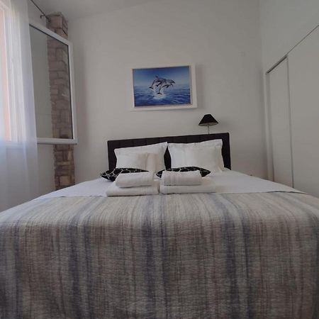 Apartment Sandrica Stomorska Buitenkant foto
