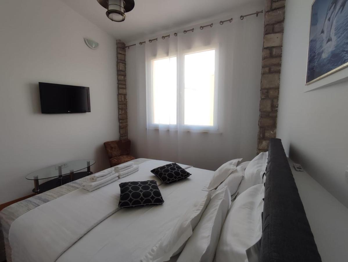 Apartment Sandrica Stomorska Buitenkant foto
