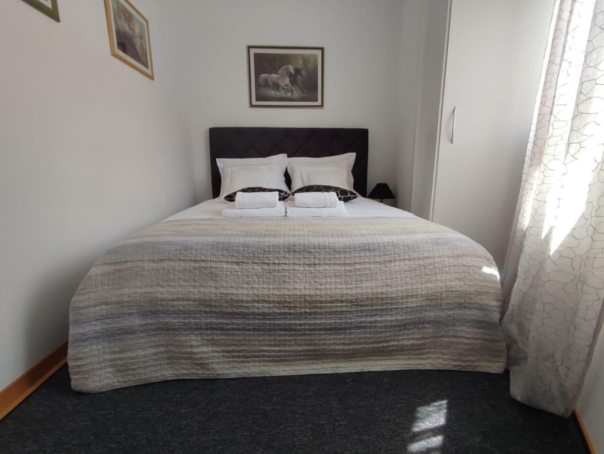 Apartment Sandrica Stomorska Buitenkant foto