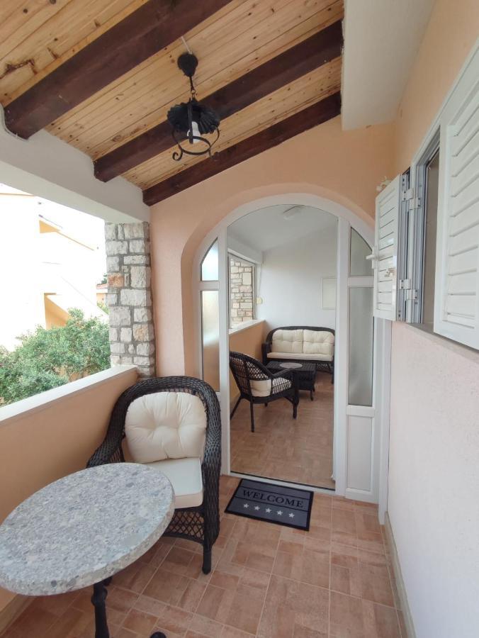 Apartment Sandrica Stomorska Buitenkant foto